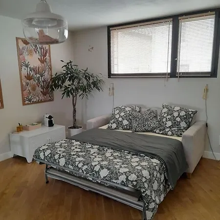Joli Avec Stationnement Gratuit Dans La Rue Apartment *